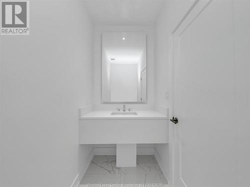 4557 Valerio Crescent, Lasalle, ON - Indoor Photo Showing Bathroom