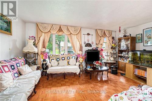 3140 Fenmore Street, Ottawa, ON - Indoor Photo Showing Living Room