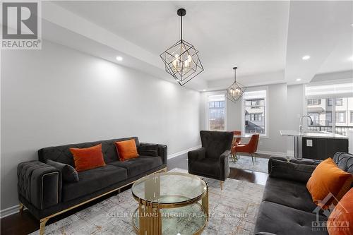 303 Citrine Street, Ottawa, ON - Indoor Photo Showing Living Room