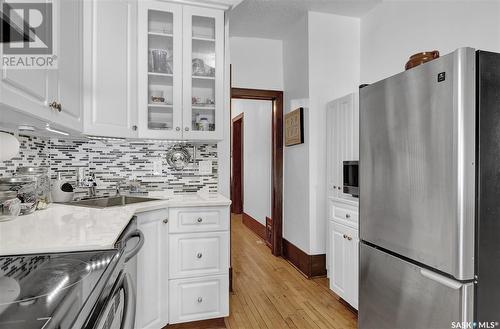 2848 Rae Street, Regina, SK - Indoor Photo Showing Kitchen With Stainless Steel Kitchen With Upgraded Kitchen