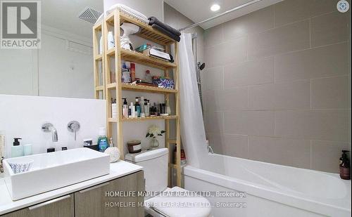 509 - 159 Dundas Street E, Toronto, ON - Indoor Photo Showing Bathroom