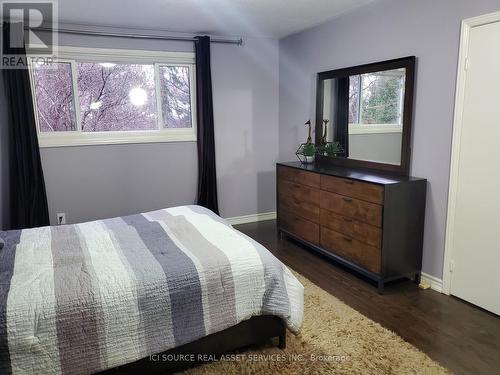 Main Fl - 32 Harnworth Drive, Toronto, ON - Indoor Photo Showing Bedroom