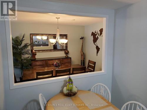 Main Fl - 32 Harnworth Drive, Toronto, ON - Indoor Photo Showing Dining Room