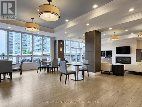 228 - 376 Highway 7 E, Richmond Hill, ON - Indoor Photo Showing Dining Room