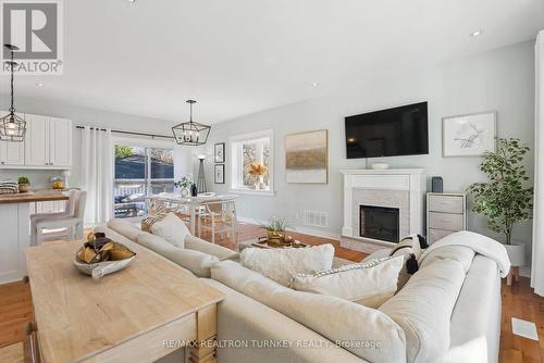 128 Queen Street, Newmarket, ON - Indoor Photo Showing Living Room With Fireplace