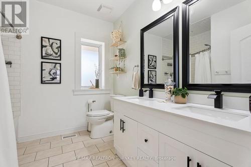 128 Queen Street, Newmarket, ON - Indoor Photo Showing Bathroom