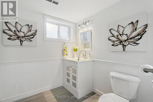 128 Queen Street, Newmarket, ON - Indoor Photo Showing Bathroom