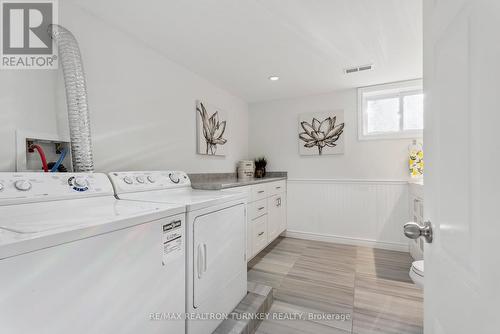 128 Queen Street, Newmarket, ON - Indoor Photo Showing Laundry Room