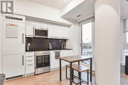 409 - 90 Glen Everest Road, Toronto, ON - Indoor Photo Showing Kitchen