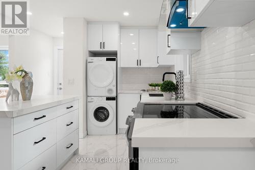 122 Longford Drive, Newmarket, ON - Indoor Photo Showing Laundry Room