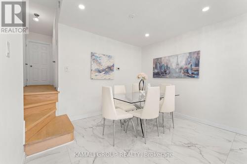 122 Longford Drive, Newmarket, ON - Indoor Photo Showing Dining Room