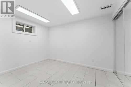 122 Longford Drive, Newmarket, ON - Indoor Photo Showing Other Room