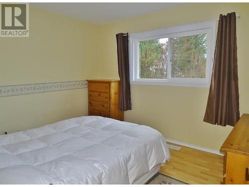 2057 Cook Avenue, Rossland, BC - Indoor Photo Showing Bedroom