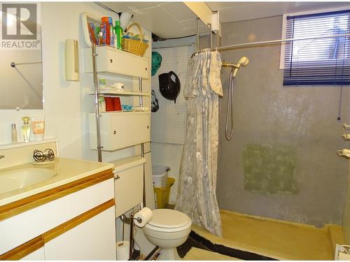 2057 Cook Avenue, Rossland, BC - Indoor Photo Showing Bathroom