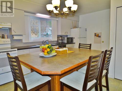 2057 Cook Avenue, Rossland, BC - Indoor Photo Showing Dining Room