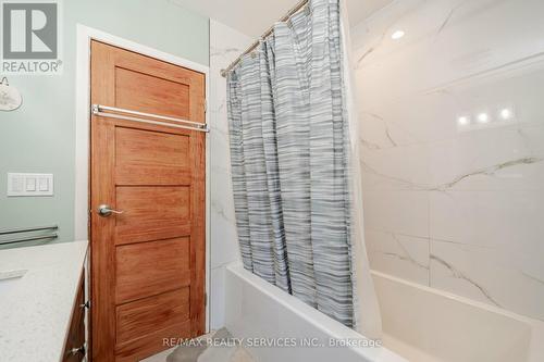 73 Wellington Street E, Brampton, ON - Indoor Photo Showing Bathroom