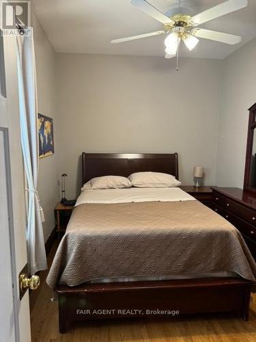 16 Woodward Avenue, London, ON - Indoor Photo Showing Bedroom