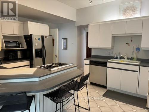 16 Woodward Avenue, London, ON - Indoor Photo Showing Kitchen