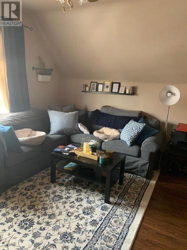 Upper Unit - 16 Woodward Avenue, London, ON - Indoor Photo Showing Living Room