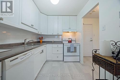 408 - 30 Chapman Court, London, ON - Indoor Photo Showing Kitchen