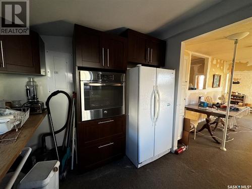 101 4Th Avenue W, Gravelbourg, SK - Indoor Photo Showing Kitchen