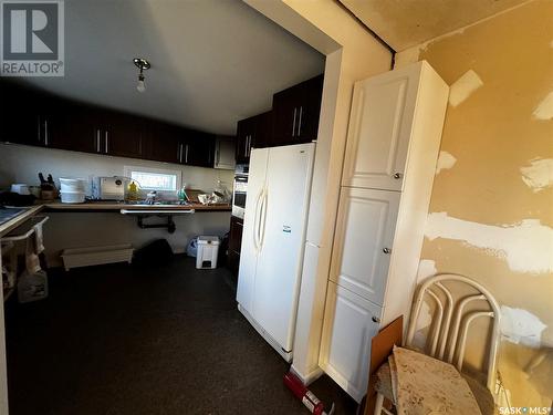 101 4Th Avenue W, Gravelbourg, SK - Indoor Photo Showing Kitchen