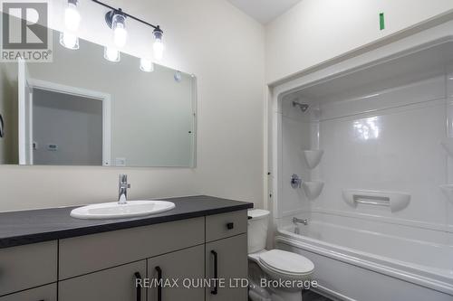 6 Vaughn Court, Belleville, ON - Indoor Photo Showing Bathroom