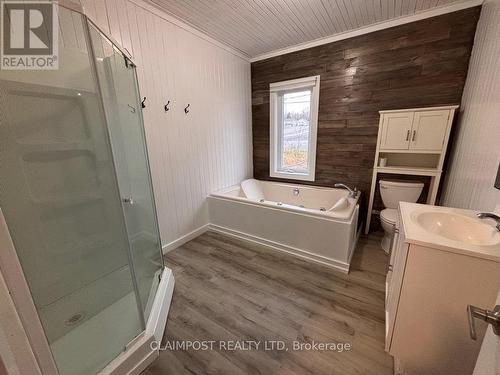 41 Dwyer Avenue, Timmins (Sch - Main Area), ON - Indoor Photo Showing Bathroom