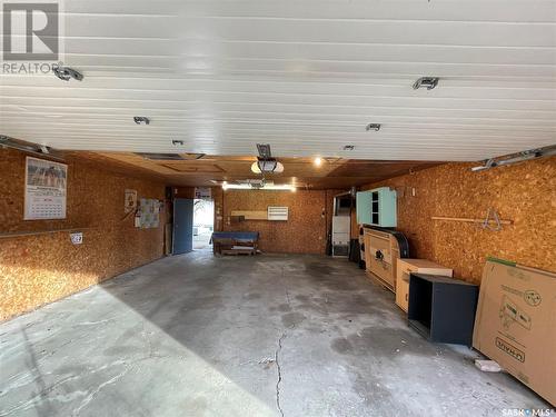 30 Irvin Crescent, Regina, SK - Indoor Photo Showing Garage