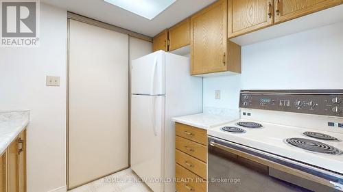 1123 - 3 Greystone Walk Drive, Toronto, ON - Indoor Photo Showing Kitchen