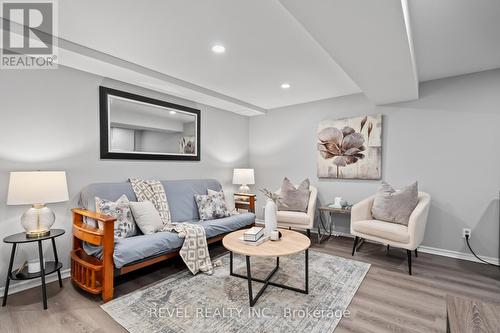 1409 Ritson Road S, Oshawa, ON - Indoor Photo Showing Living Room