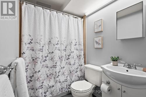 1409 Ritson Road S, Oshawa, ON - Indoor Photo Showing Bathroom