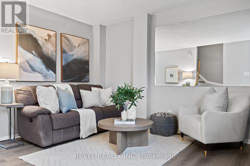 1409 Ritson Road S, Oshawa, ON - Indoor Photo Showing Living Room