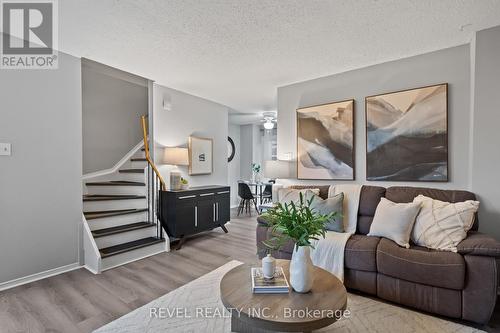 1409 Ritson Road S, Oshawa, ON - Indoor Photo Showing Living Room