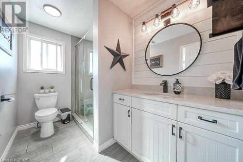 18 Windemere Avenue, Tillsonburg, ON - Indoor Photo Showing Bathroom