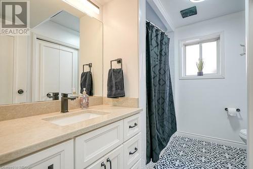 18 Windemere Avenue, Tillsonburg, ON - Indoor Photo Showing Bathroom