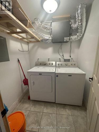 18627 Shaws Creek, Caledon, ON - Indoor Photo Showing Laundry Room