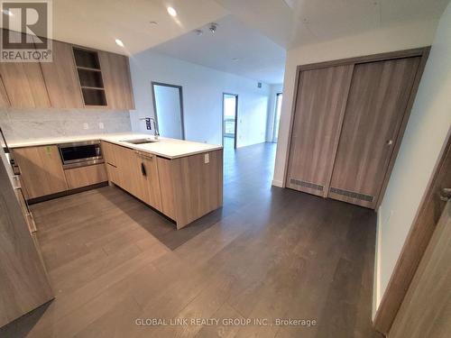 3502 - 95 Mcmahon Drive, Toronto, ON - Indoor Photo Showing Kitchen