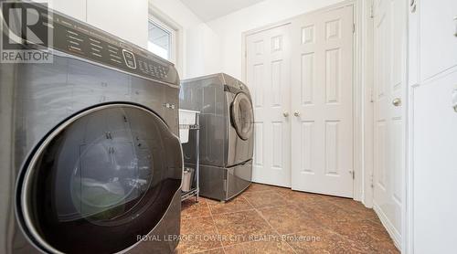 15 Bayside Court W, London, ON - Indoor Photo Showing Laundry Room