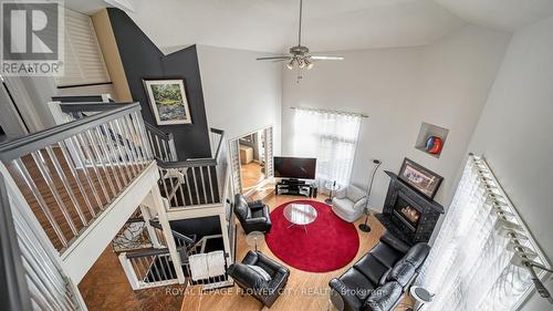 15 Bayside Court W, London, ON - Indoor With Fireplace