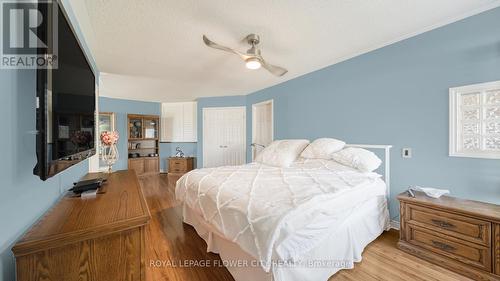 15 Bayside Court W, London, ON - Indoor Photo Showing Bedroom