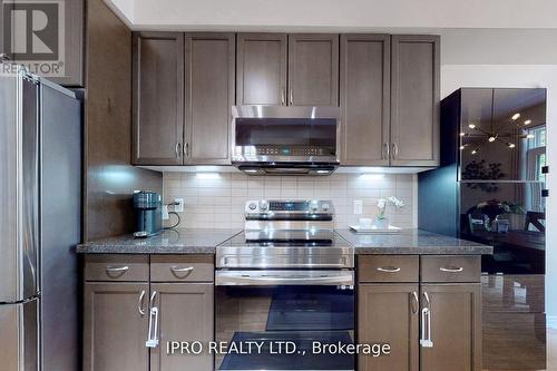 80 Oakhaven Place, Hamilton, ON - Indoor Photo Showing Kitchen