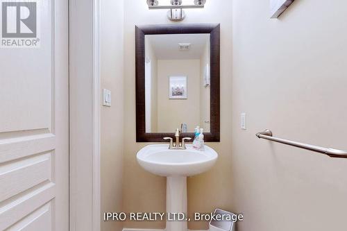 80 Oakhaven Place, Hamilton, ON - Indoor Photo Showing Bathroom