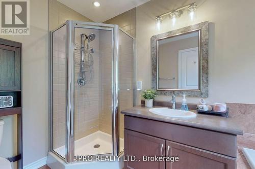 80 Oakhaven Place, Hamilton, ON - Indoor Photo Showing Bathroom