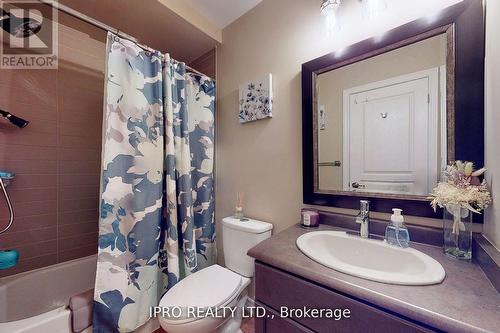 80 Oakhaven Place, Hamilton, ON - Indoor Photo Showing Bathroom