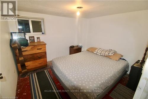 401838 Grey County Rd 4, West Grey, ON - Indoor Photo Showing Bedroom