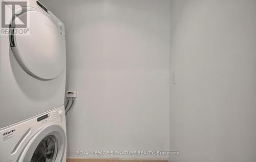 4001 - 80 John Street, Toronto, ON - Indoor Photo Showing Laundry Room