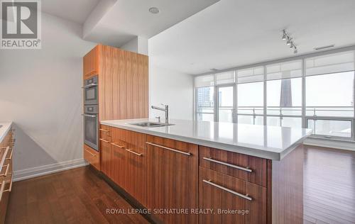 4001 - 80 John Street, Toronto, ON - Indoor Photo Showing Kitchen