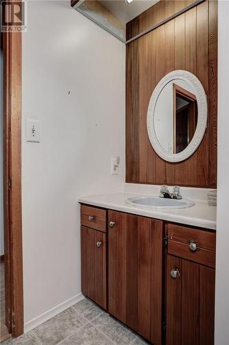 511 Buchanan Street, Sudbury, ON - Indoor Photo Showing Bathroom