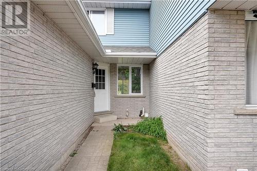 405 Kingscourt Drive Unit# 4, Waterloo, ON - Outdoor With Exterior